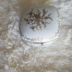VINTAGE Ardco Porcelain jewelry/trinket box Dallas,TX